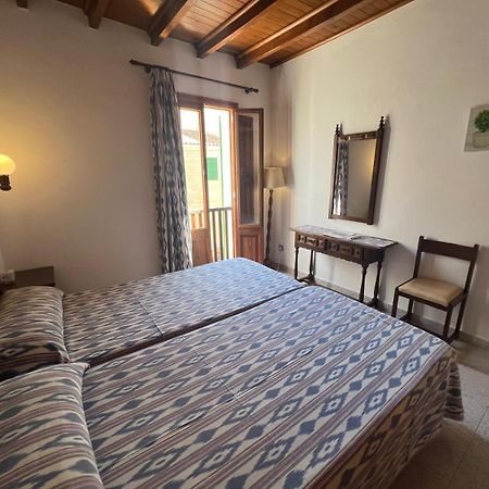 Hostal Restaurante Playa Colonia de Sant Jordi Εξωτερικό φωτογραφία