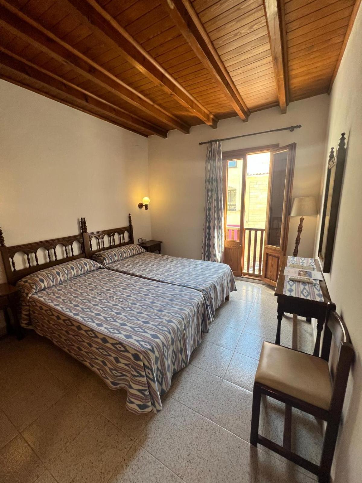 Hostal Restaurante Playa Colonia de Sant Jordi Εξωτερικό φωτογραφία
