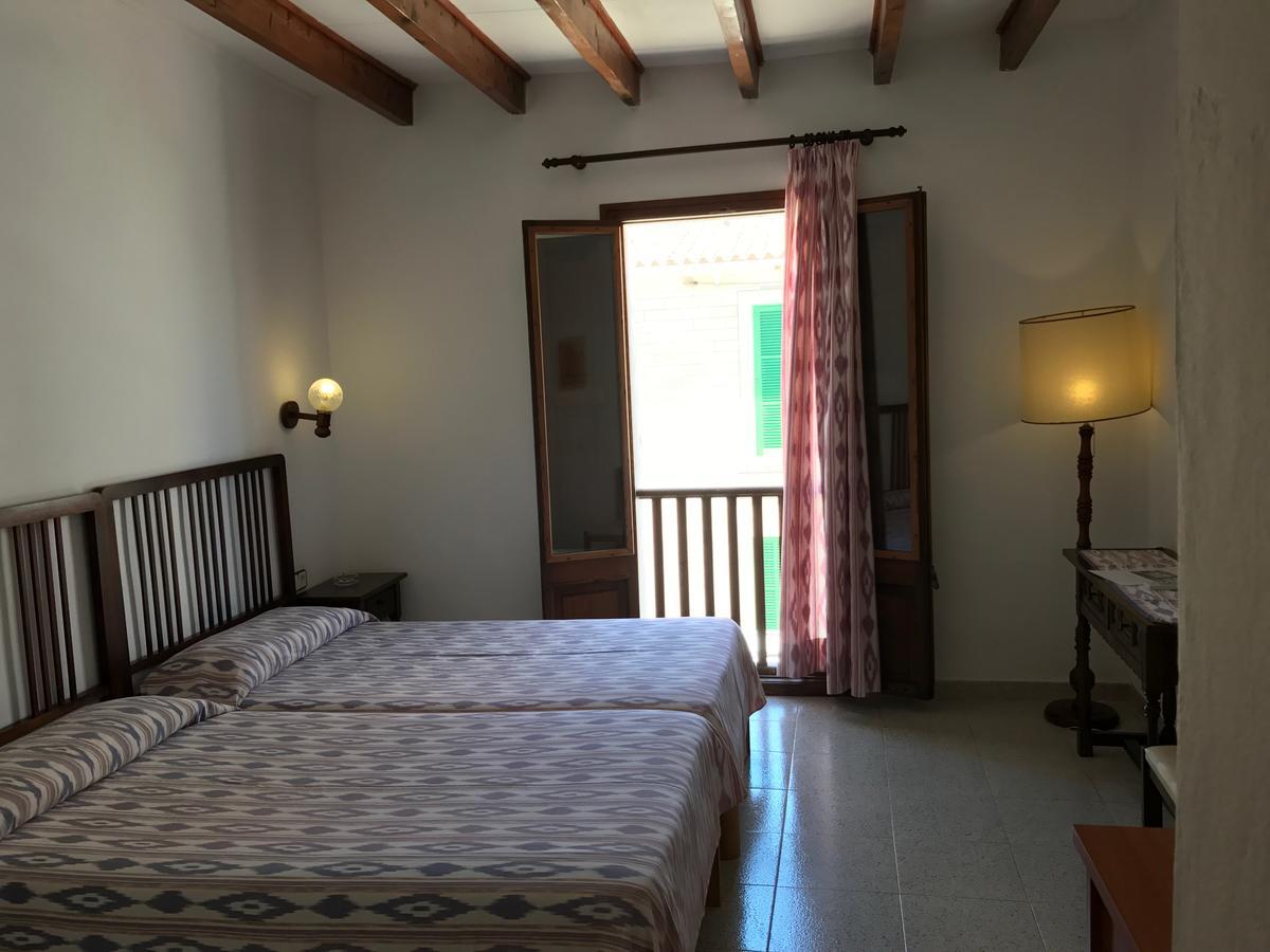 Hostal Restaurante Playa Colonia de Sant Jordi Εξωτερικό φωτογραφία
